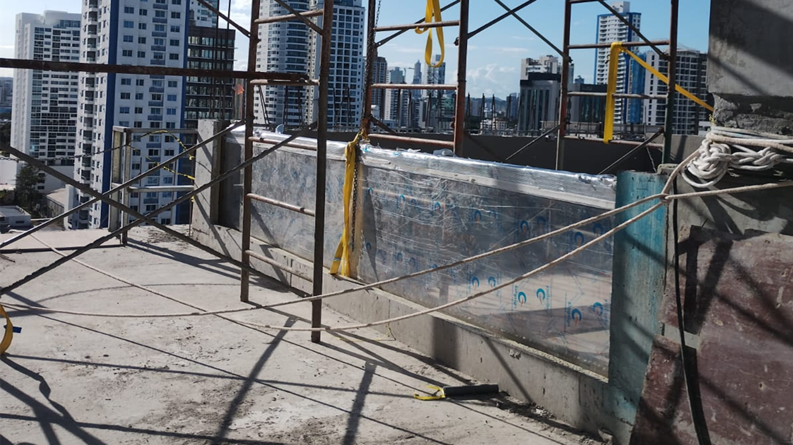 Panel Akrilik Ketebalan 100mm untuk Tingkap Kolam Renang Luaran
